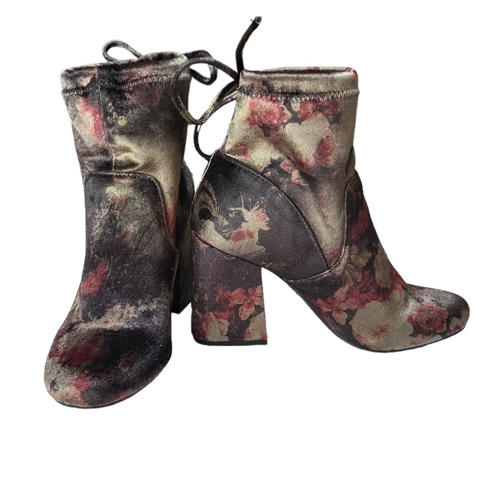a.n.e.w.d.a.y. for Target Soft Velour Chunky Heel Booties Size 8